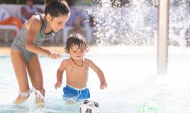 Piscine Club Enfants camping Les Embruns