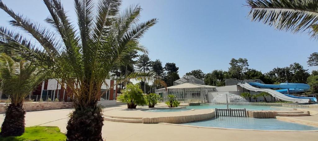 Piscine du camping Bois de Bayadène